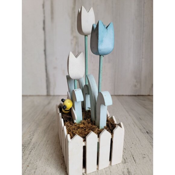 Wooden tulip flower bee spring home decor unique bug april - Picture 3 of 7